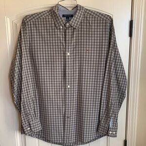 Like New! Tommy Hilfiger Men's Gray Plaid Shirt